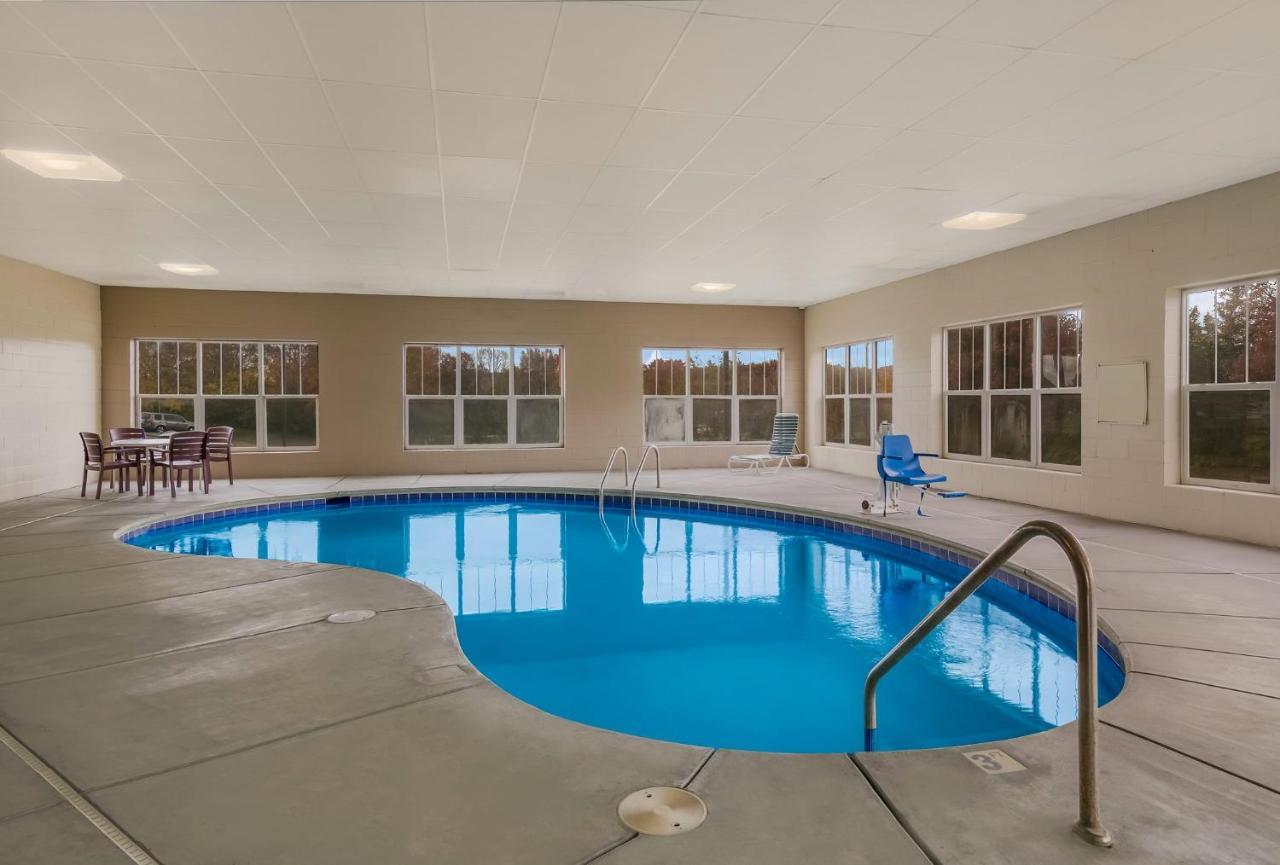 Red Roof Inn & Suites Knoxville East מראה חיצוני תמונה